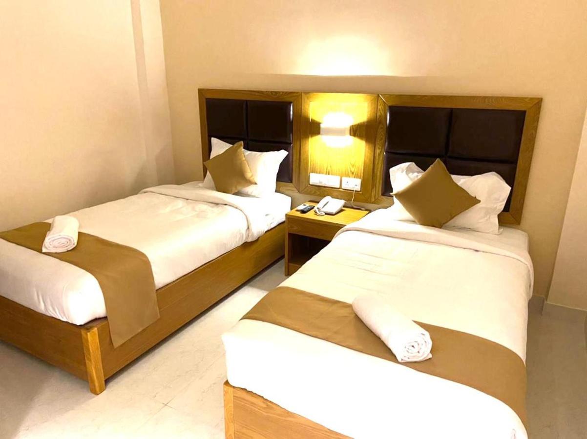 Tag Hotels Irugur Exterior foto