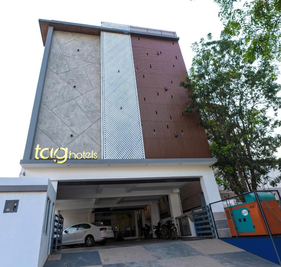 Tag Hotels Irugur Exterior foto